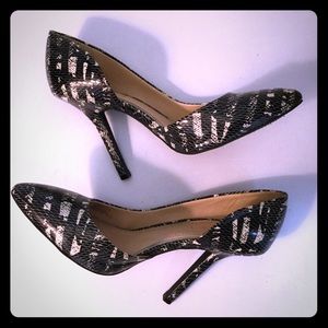 BCBG JAZE Pumps Snakeskin Pattern Black/Ivory 7.5